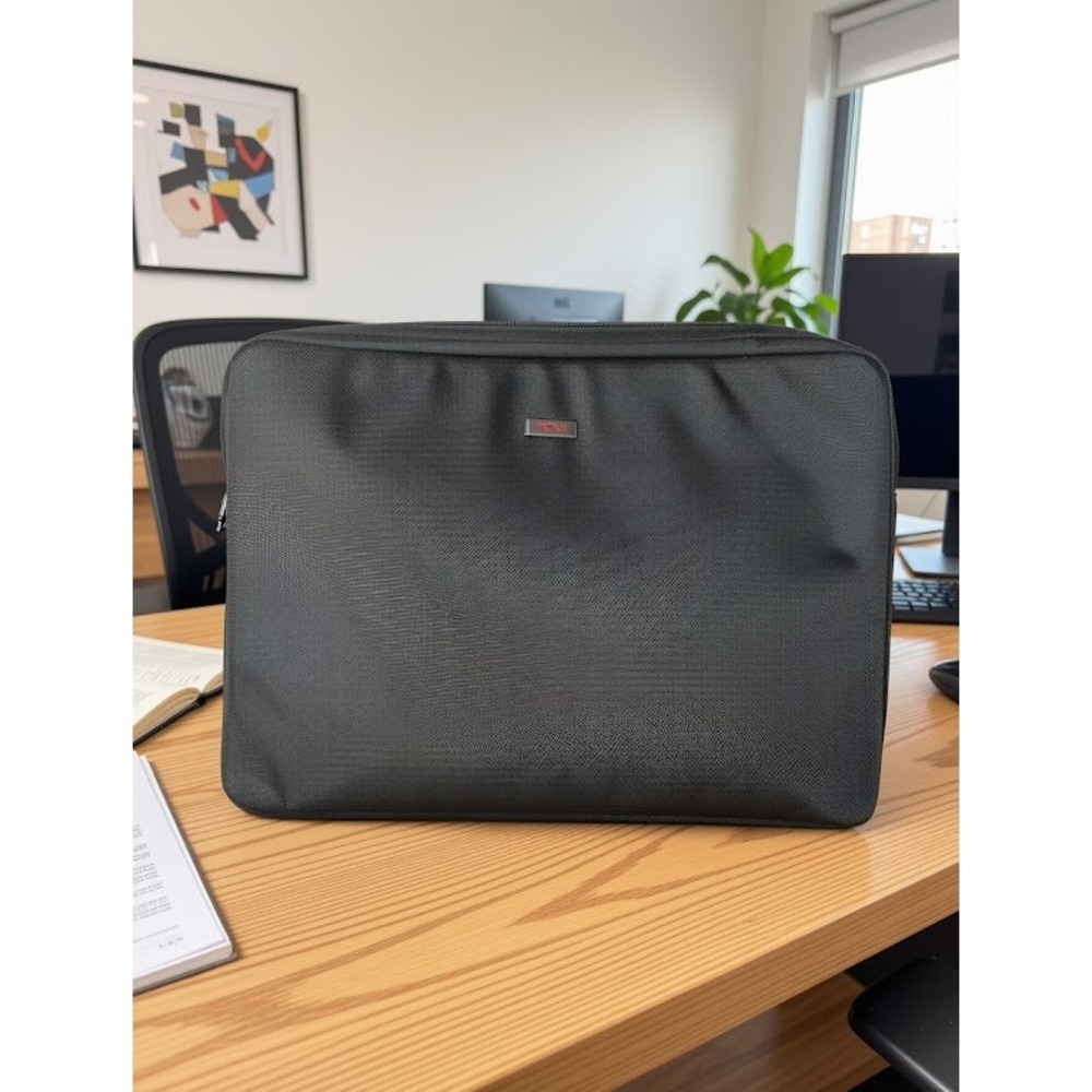 Tumi Black Ballistic Nylon Padded Laptop Sleeve Case Professional Tech Bag